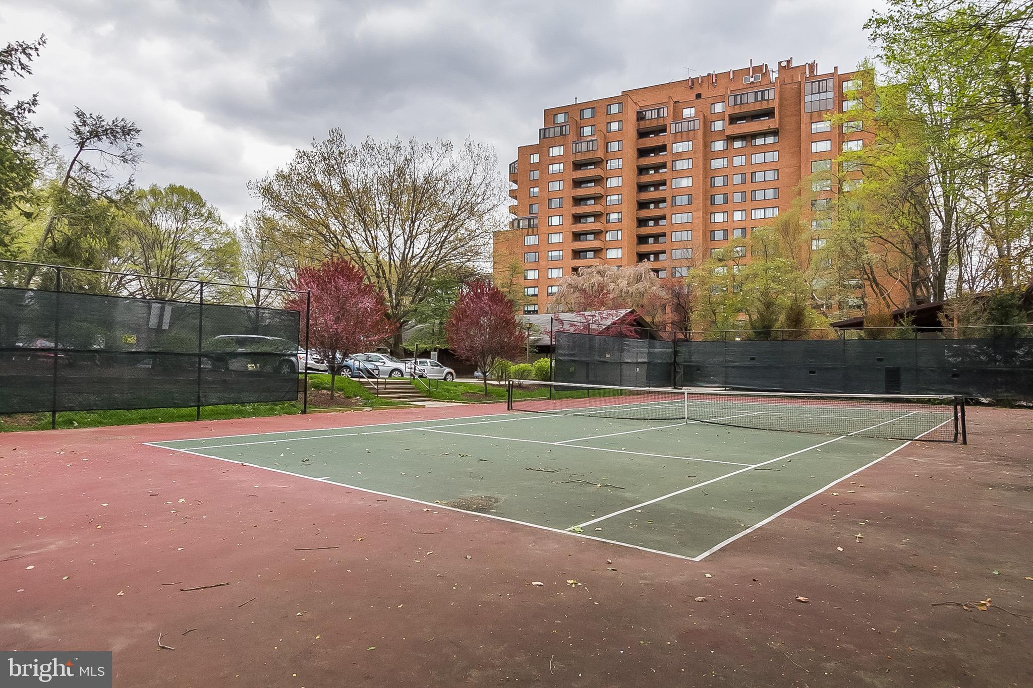 4 Cross Keys Road, Unit 4D Baltimore, MD 21210 - Photo 30 of 32 Community tennis courts