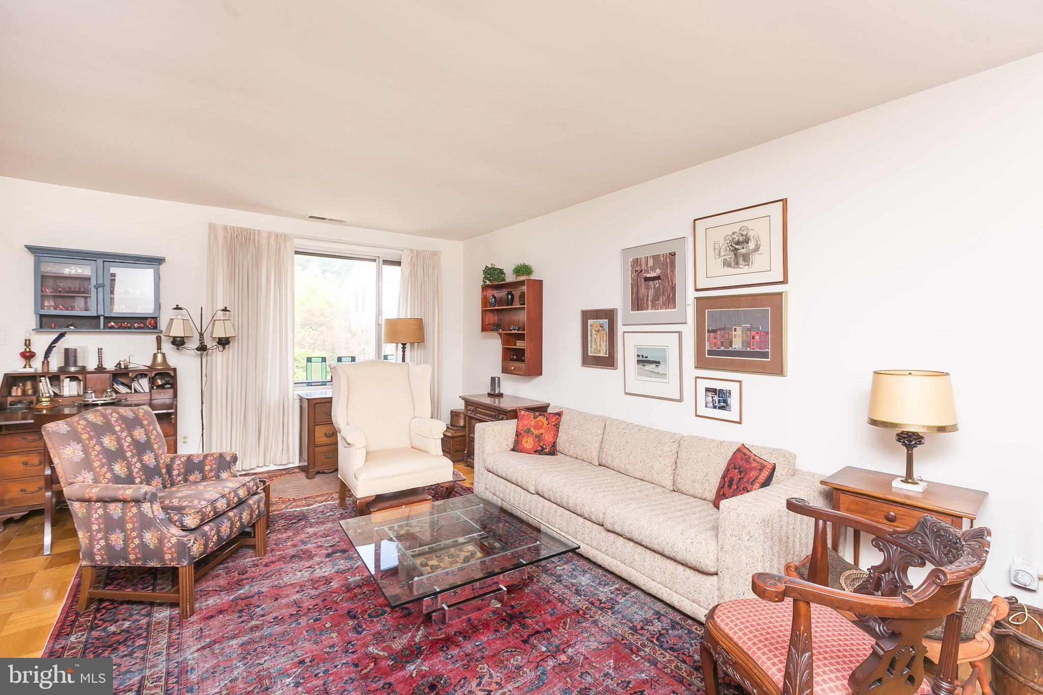 4 Cross Keys Road, Unit 4D Baltimore, MD 21210 - Photo 8 of 32 Beautiful formal living room
