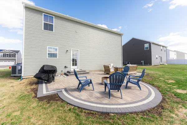 $350,000 | 383 Thresher Street, DeKalb, IL 60115