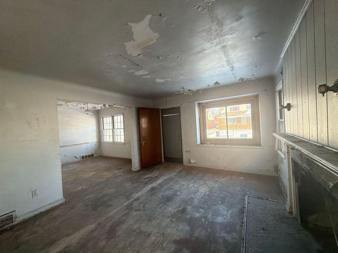 4320 Devonshire Road Detroit, MI 48224 - Photo 3 of 20 05