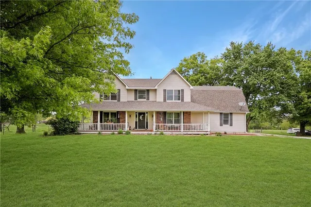 $625,000 | 25002 East Twin Pines Drive, Harrisonville, MO 64701