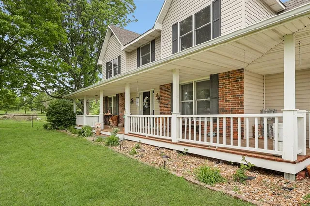 $625,000 | 25002 East Twin Pines Drive, Harrisonville, MO 64701