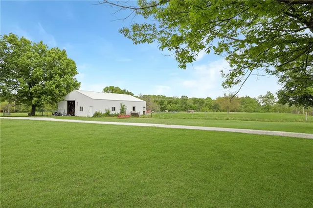 $625,000 | 25002 East Twin Pines Drive, Harrisonville, MO 64701