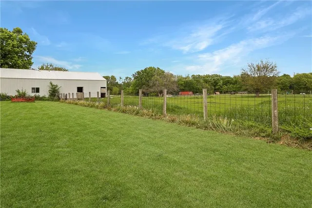 $625,000 | 25002 East Twin Pines Drive, Harrisonville, MO 64701