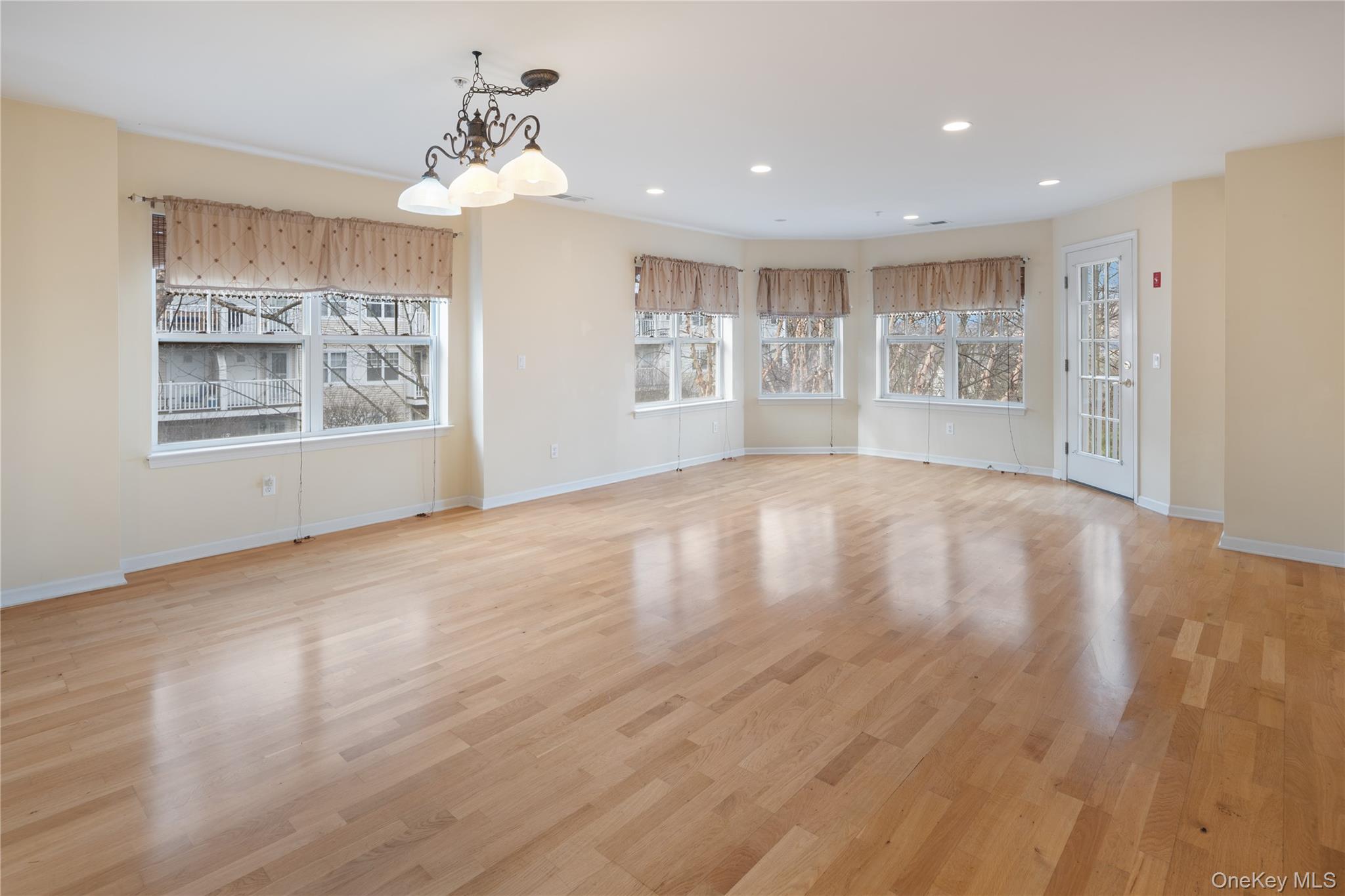 121 Northview Court Peekskill, NY 10566 - Photo 4 of 30 another angle of living room