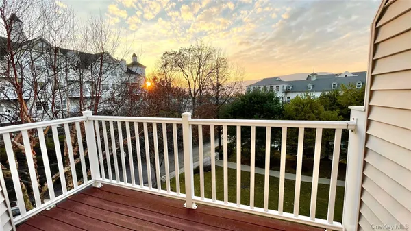 $575,000 | 121 Northview Court, Peekskill, NY 10566