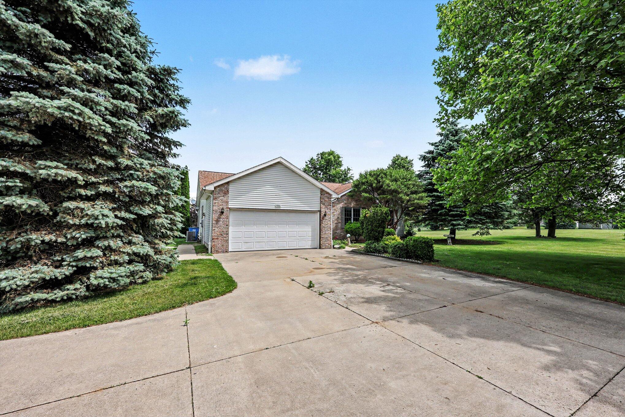 7880 Greenwood Road Jackson, MI 49201 - Photo 2 of 43 002_file_4734