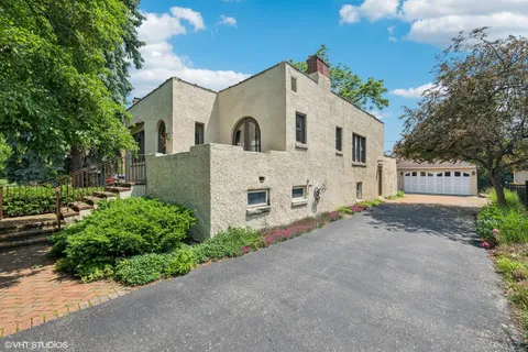 $400,000 | 811 North Dunton Avenue, Arlington Heights, IL 60004