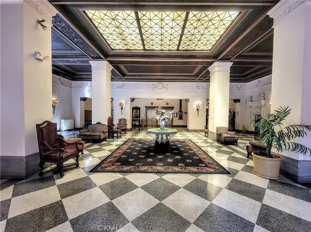 $1,895 | 315 West 3rd Street, Unit 507, Long Beach, CA 90802