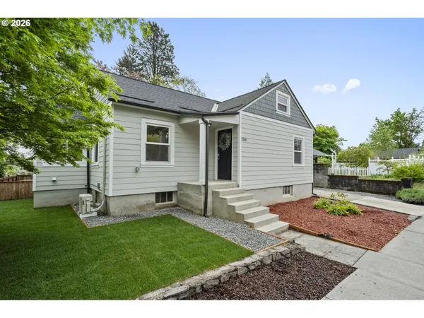 $715,000 | 1346 Northwest Couch Street, Camas, WA 98607