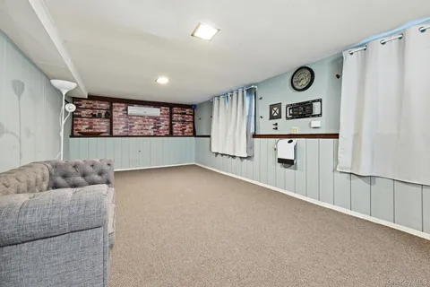 $649,000 | 23 Glenwood Lane, Huntington, NY 11743