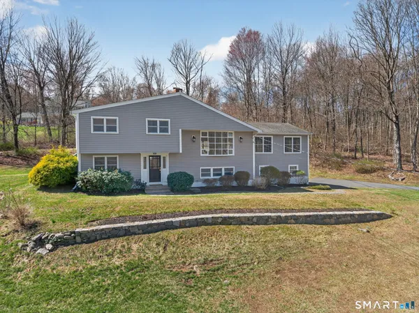 $679,000 | 21 Lillinonah Drive, Brookfield, CT 06804
