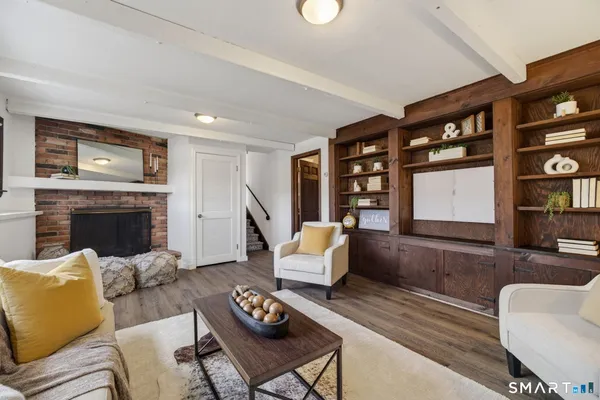 $679,000 | 21 Lillinonah Drive, Brookfield, CT 06804