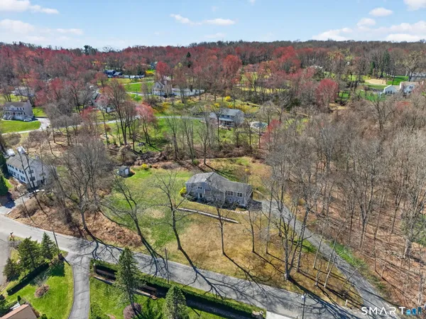$679,000 | 21 Lillinonah Drive, Brookfield, CT 06804