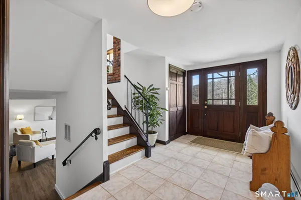 $679,000 | 21 Lillinonah Drive, Brookfield, CT 06804