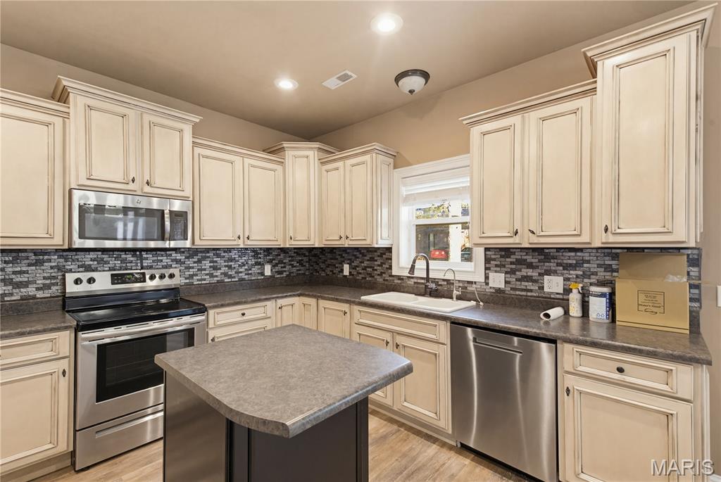 179 Autumn Breeze Road Poplar Bluff, MO 63901 - Photo 7 of 28