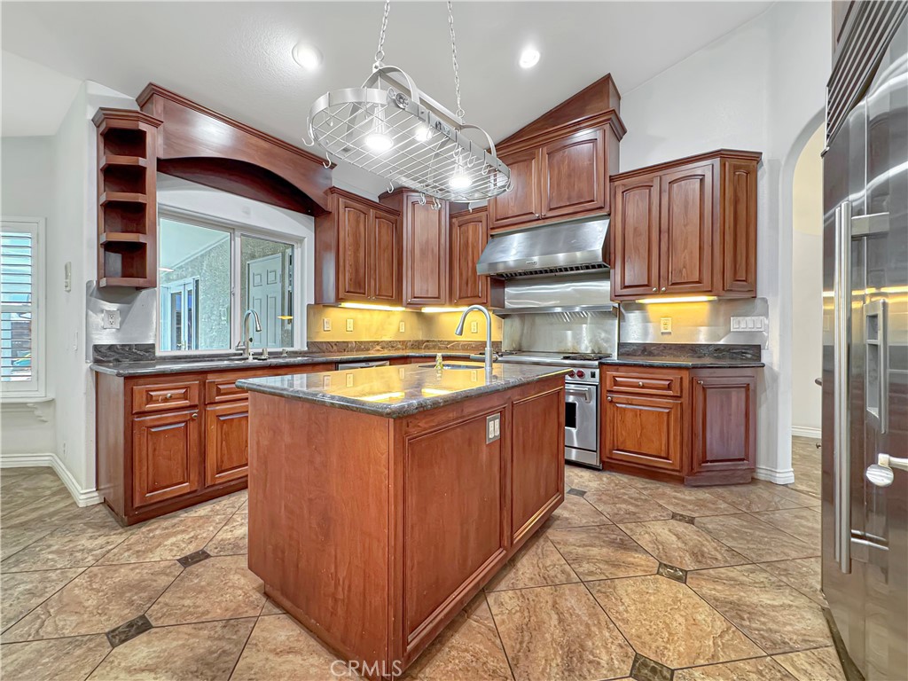 875 Clark Street Riverside, CA 92501 - Photo 9 of 56
