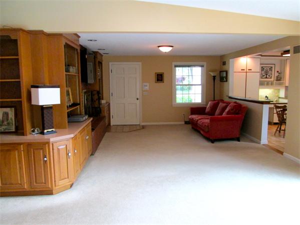 260 Blueberry Hill Road Longmeadow, MA 01106 - Photo 8 of 30 Gallery Image 8