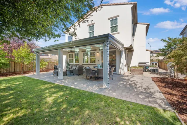 $1,950,000 | 215 Calle Del Rey, Morgan Hill, CA 95037