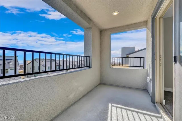 $2,499 | 514 Fairview Hills Street, Las Vegas, NV 89138