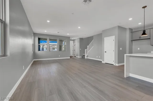 $2,499 | 514 Fairview Hills Street, Las Vegas, NV 89138