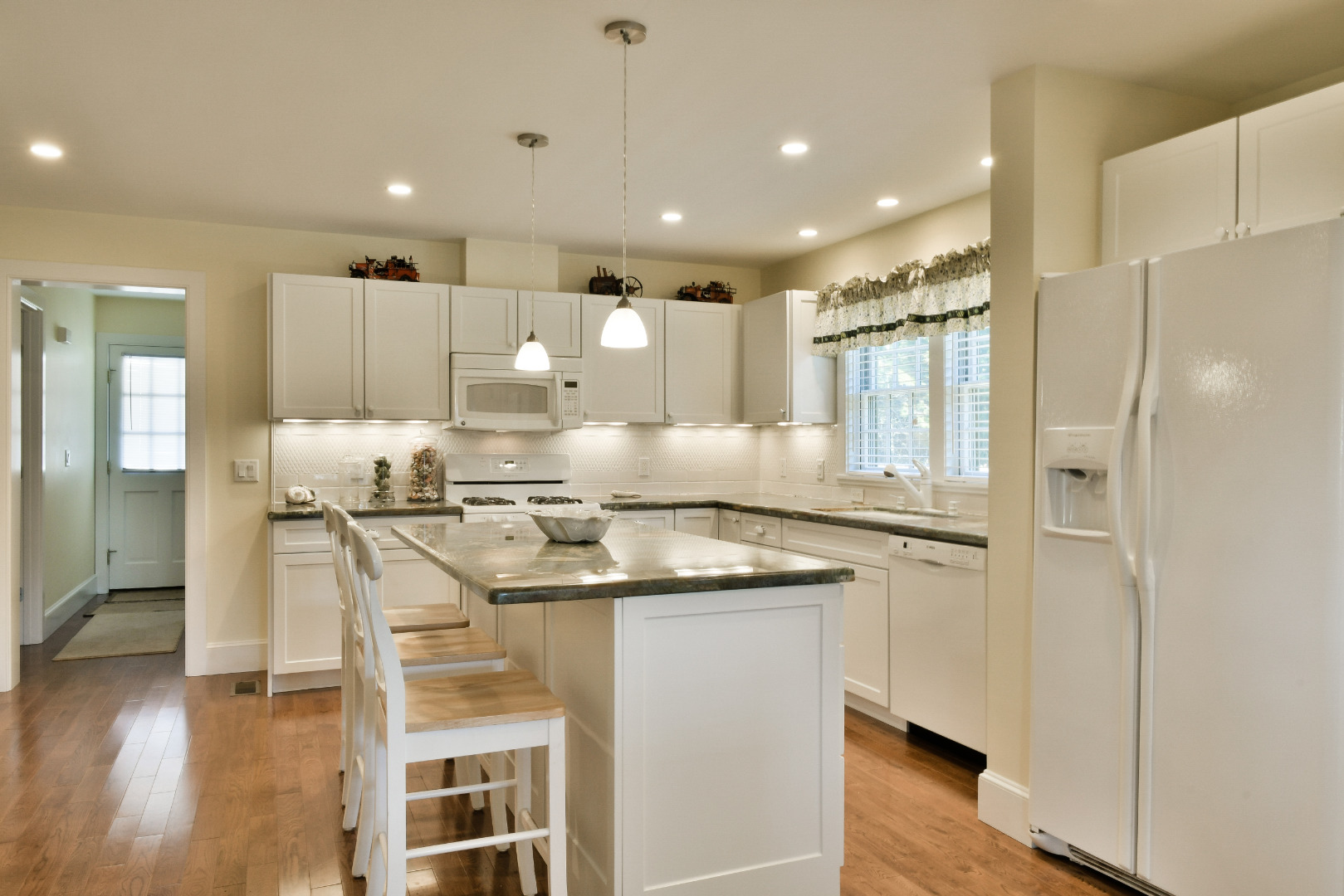 4 Thistle Way Nantucket, MA 02554 - Photo 19 of 49