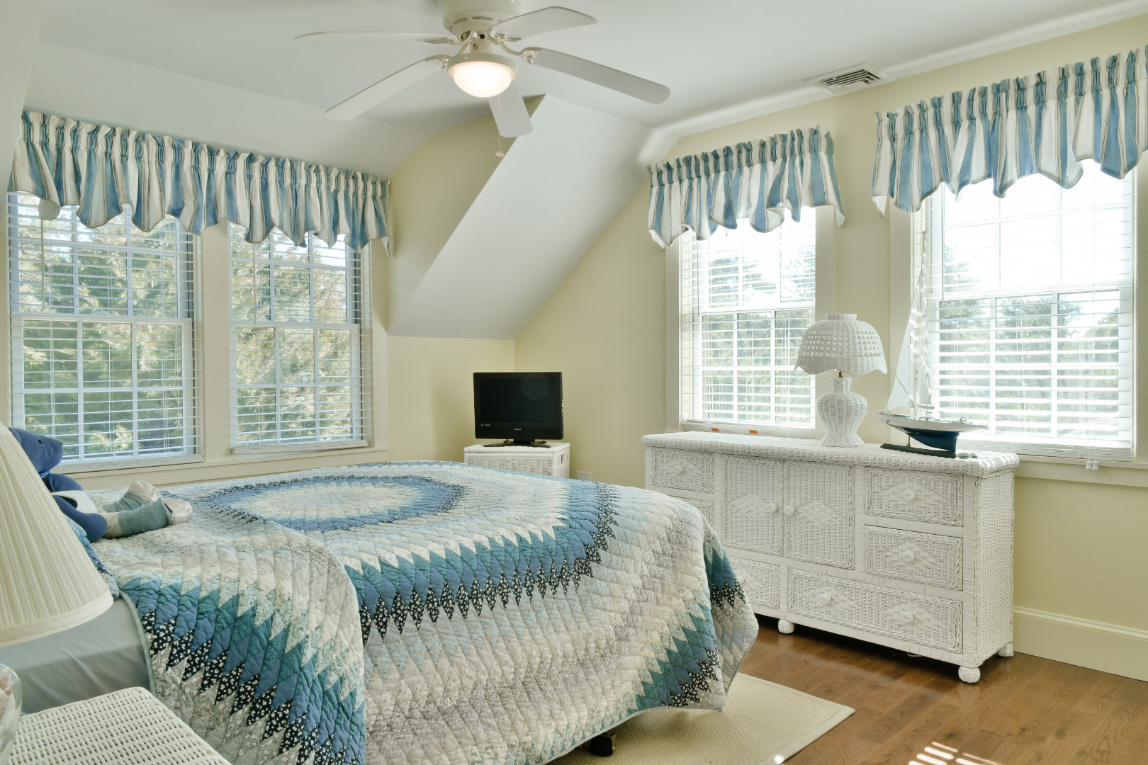 4 Thistle Way Nantucket, MA 02554 - Photo 32 of 49