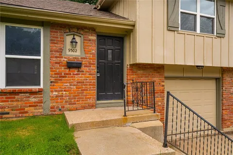 $219,900 | 9302 West 83rd Street, Overland Park, KS 66204