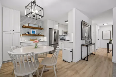 $335,000 | 215 Barry Avenue South, Unit 218, Wayzata, MN 55391