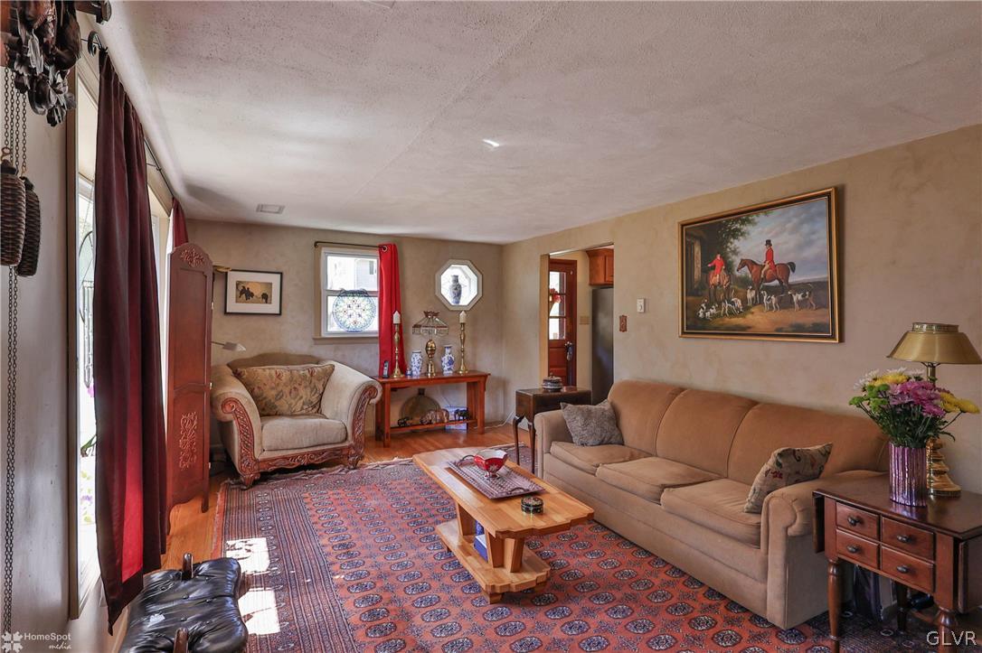 4969 Mill Road Emmaus, PA 18049 - Photo 6 of 37 Gallery Image 6