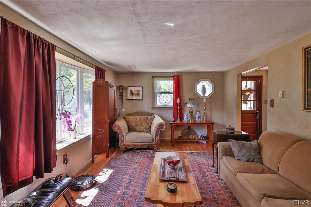 4969 Mill Road Emmaus, PA 18049 - Photo 7 of 37 Gallery Image 7