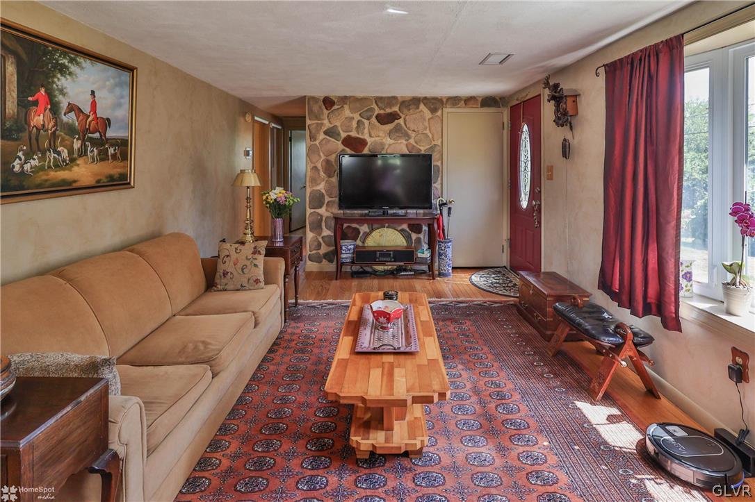 4969 Mill Road Emmaus, PA 18049 - Photo 9 of 37 Gallery Image 9