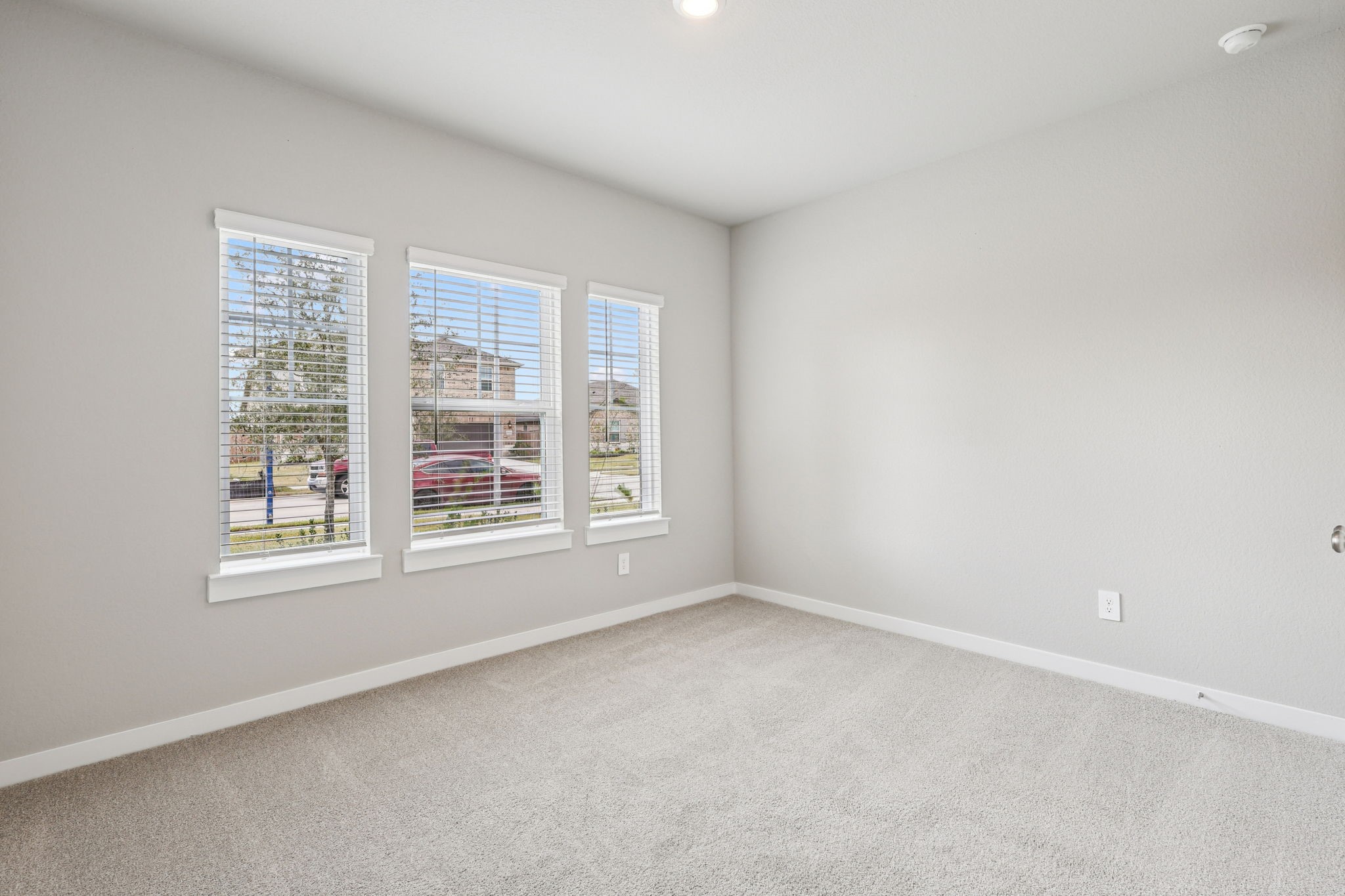 1661 Hopson Ranch Drive Conroe, TX 77301 - Photo 16 of 21 Photo is not of the actual home, but is an inspirational photo of builder’s model home and may depict options, furnishings, and/or decorator features that are not included