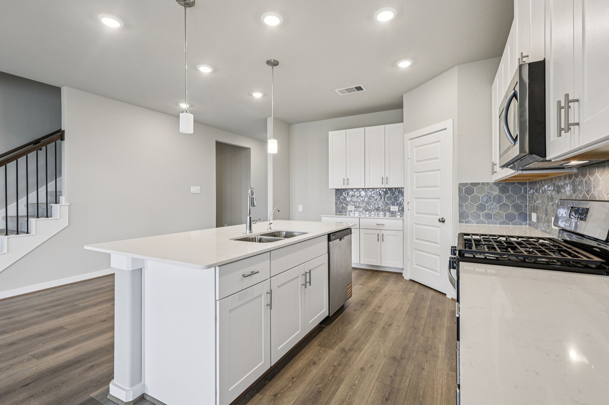 1661 Hopson Ranch Drive Conroe, TX 77301 - Photo 3 of 21 Photo is not of the actual home, but is an inspirational photo of builder’s model home and may depict options, furnishings, and/or decorator features that are not included