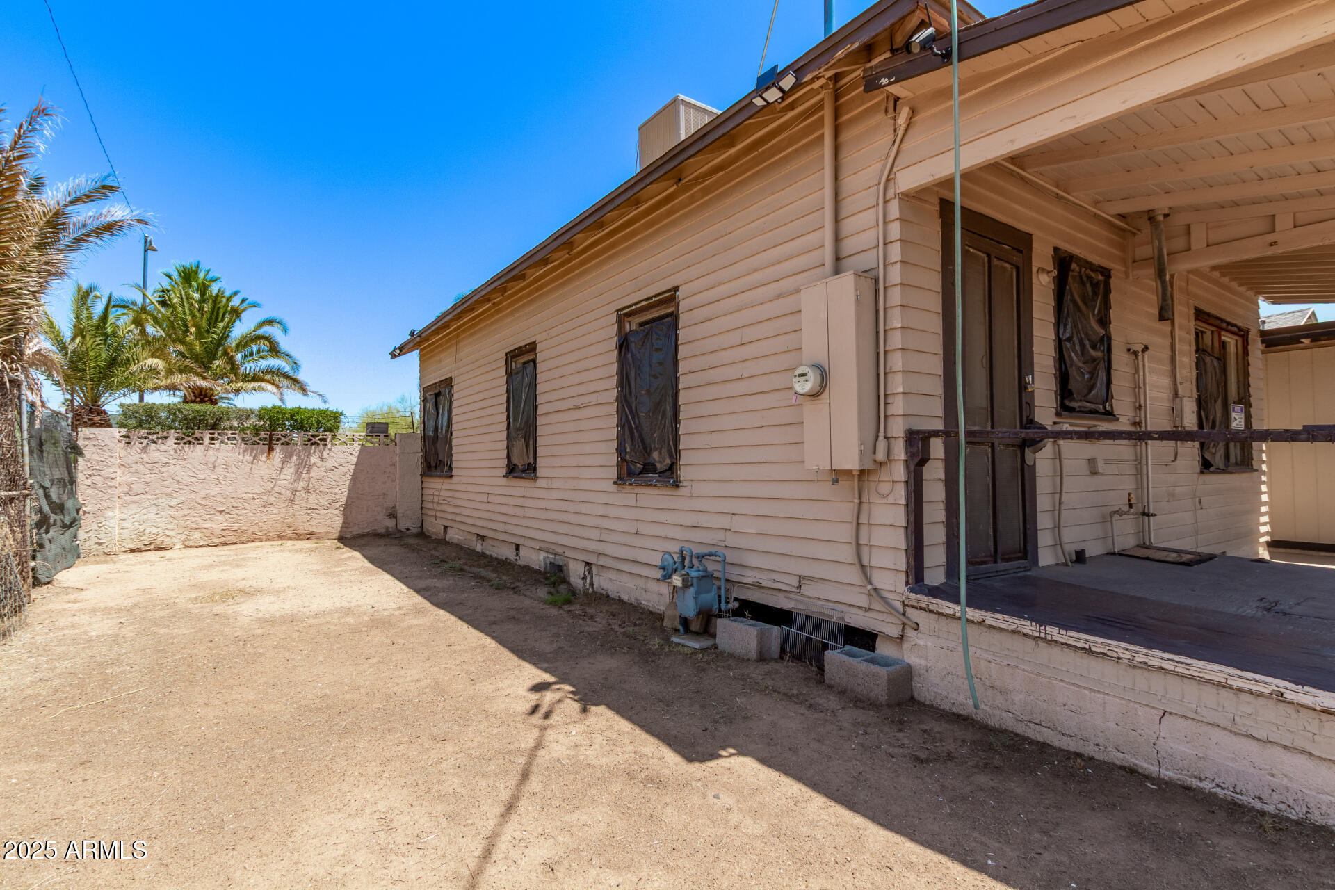 1017 East Taylor Street Phoenix, AZ 85006 - Photo 31 of 45 a front view of a house with a yard