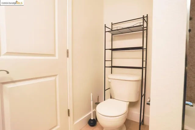 a bathroom with a toilet