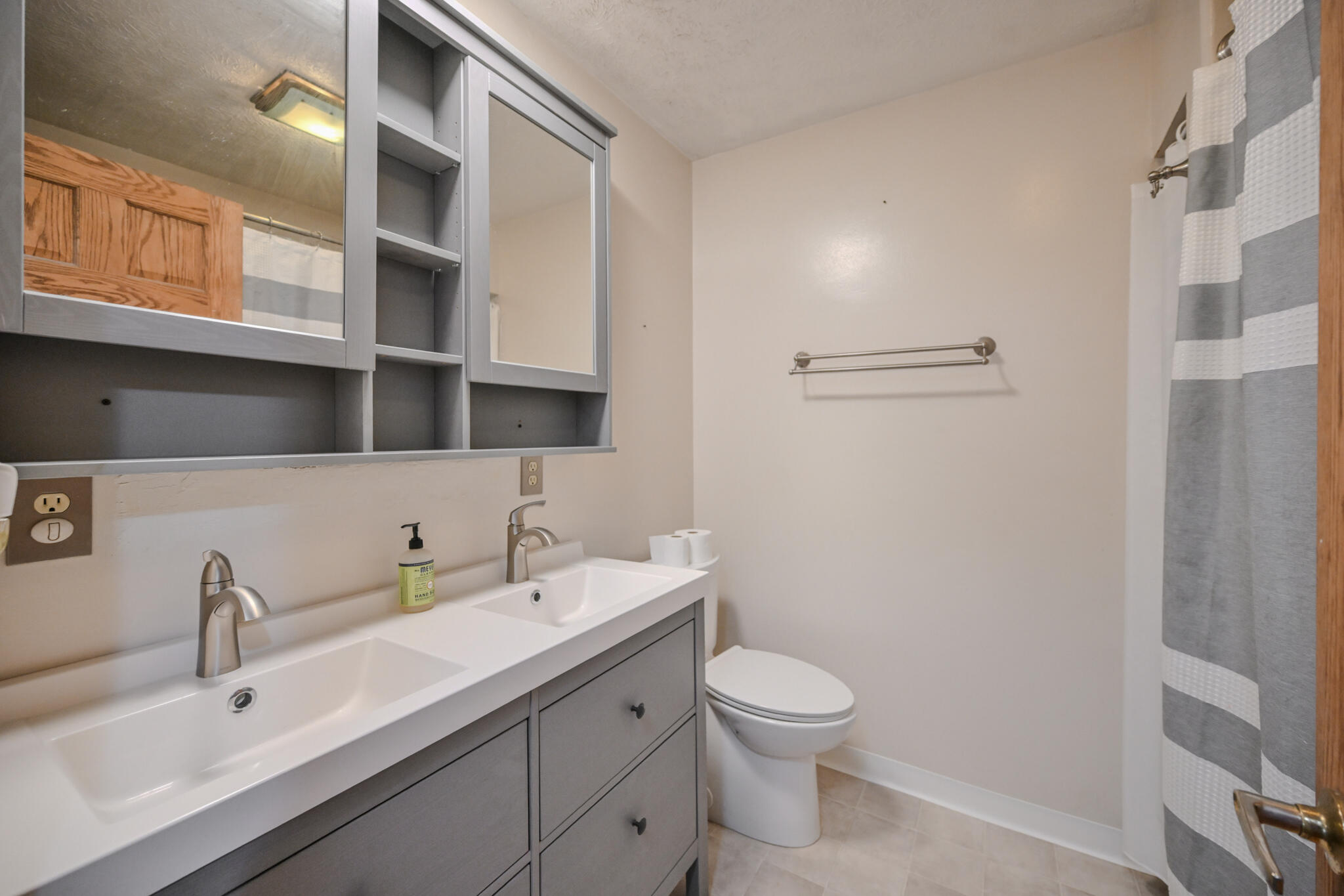 668 Suncrest Drive Springfield, OH 45503 - Photo 18 of 39 20260728-668 Suncrest-0018