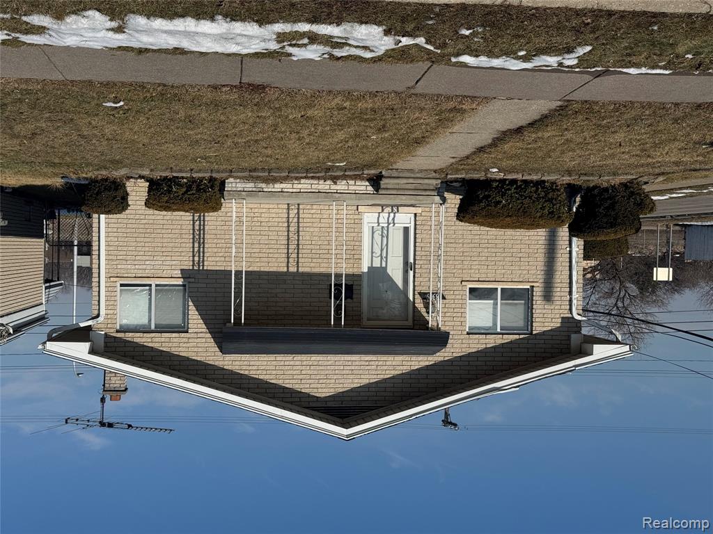 8309 Potomac Street Center Line, MI 48015 - Photo 1 of 22