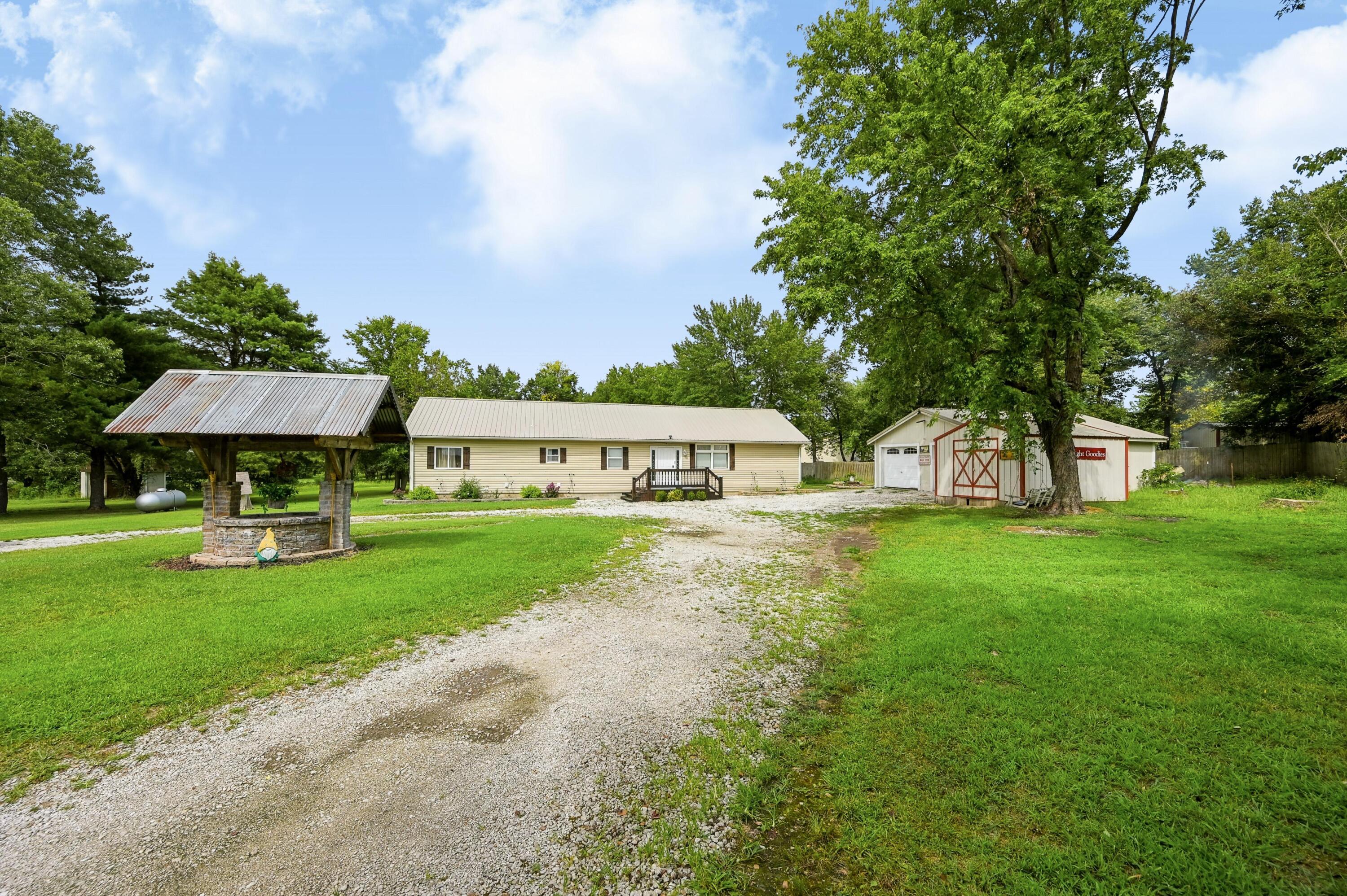 2403 Eve Road Webb City, MO 64870 - Photo 3 of 43 003