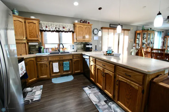 $470,000 | 1250 76th Avenue South, Fargo, ND 58104