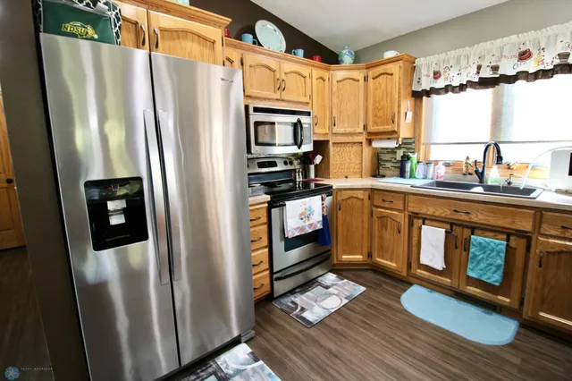 $470,000 | 1250 76th Avenue South, Fargo, ND 58104