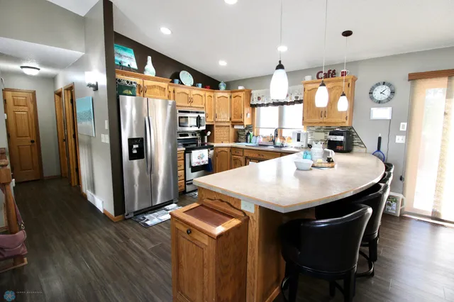 $470,000 | 1250 76th Avenue South, Fargo, ND 58104