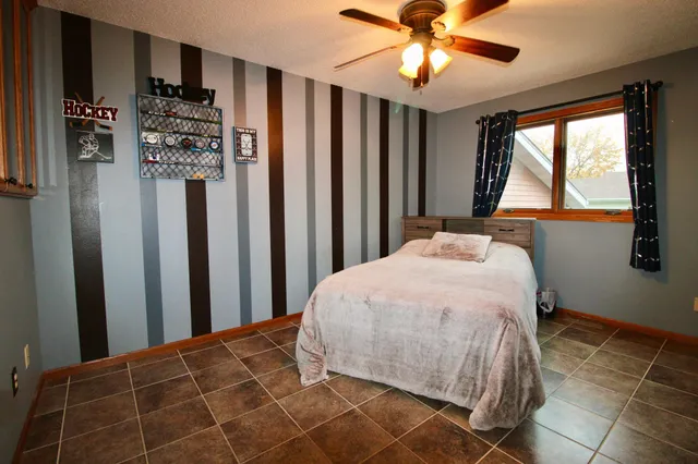 $470,000 | 1250 76th Avenue South, Fargo, ND 58104