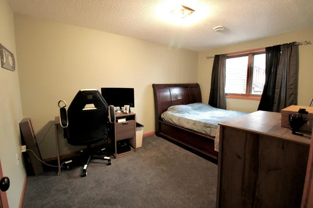 $470,000 | 1250 76th Avenue South, Fargo, ND 58104