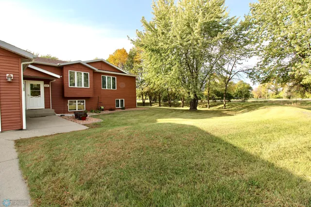 $470,000 | 1250 76th Avenue South, Fargo, ND 58104