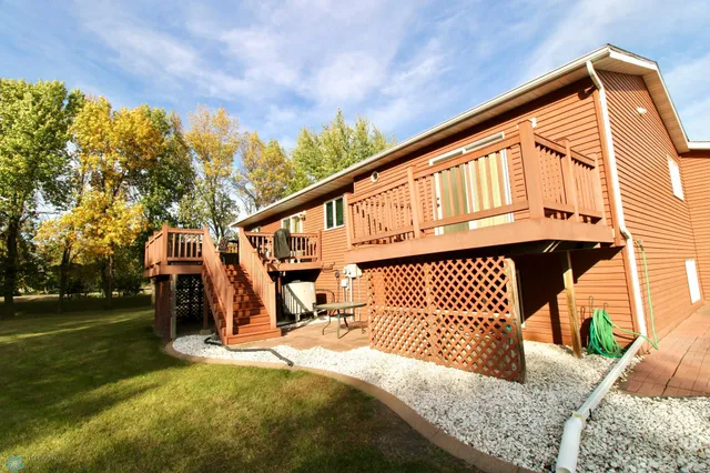 $470,000 | 1250 76th Avenue South, Fargo, ND 58104