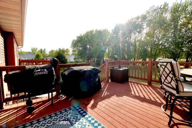 $470,000 | 1250 76th Avenue South, Fargo, ND 58104