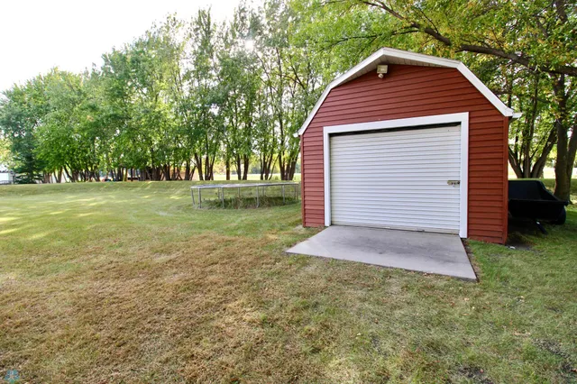 $470,000 | 1250 76th Avenue South, Fargo, ND 58104
