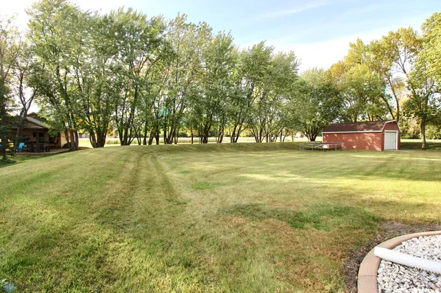 $470,000 | 1250 76th Avenue South, Fargo, ND 58104