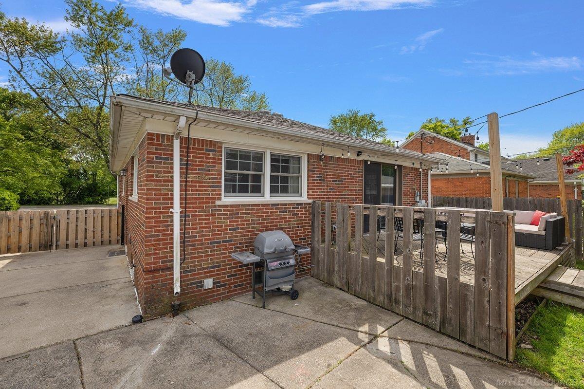 1084 Vernier Road Grosse Pointe, MI 48236 - Photo 27 of 32